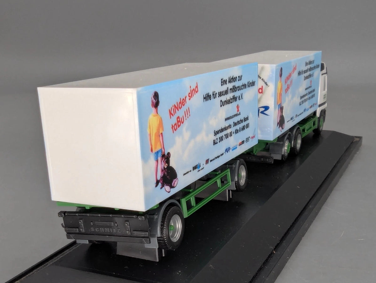 Lkw Modell 1:87 Herpa Mercedes Benz Actros 2543 Spedition Schrader mit Vitrine