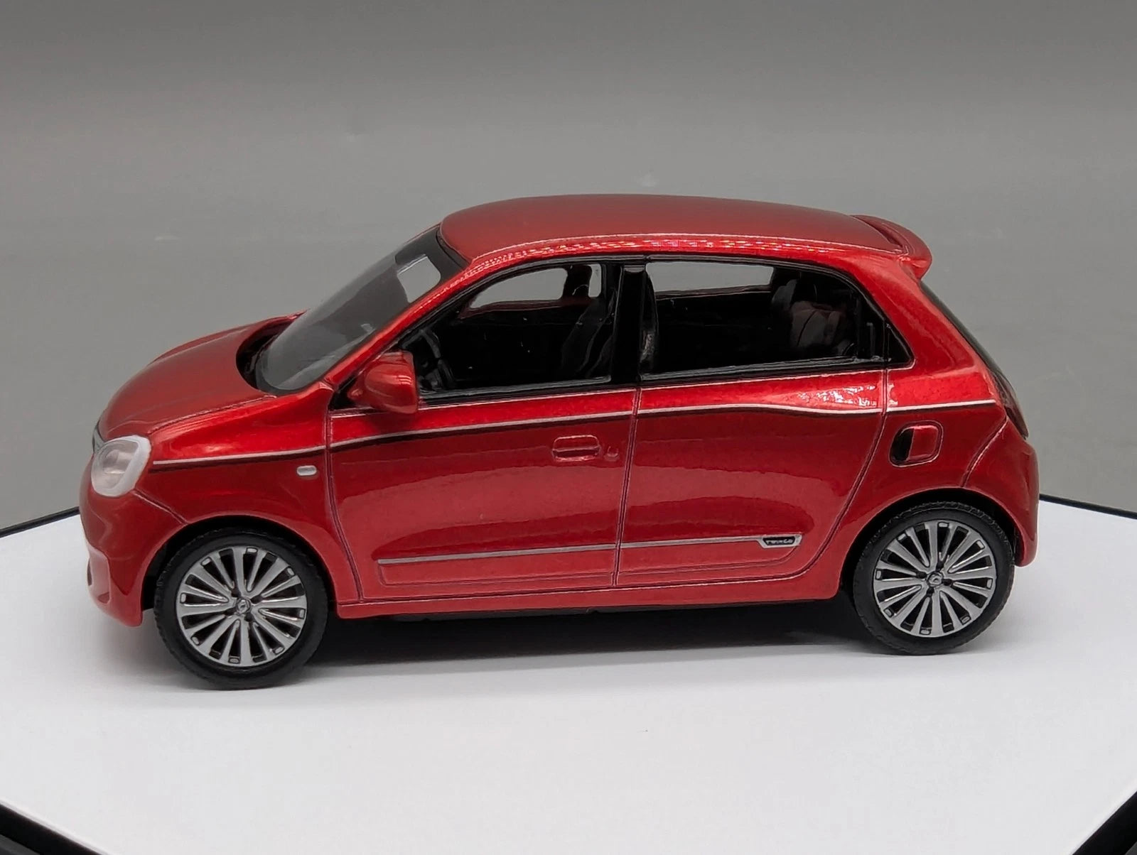 Modellautos 1:43 Norev Renault Twingo Rouge Rot mit OVP