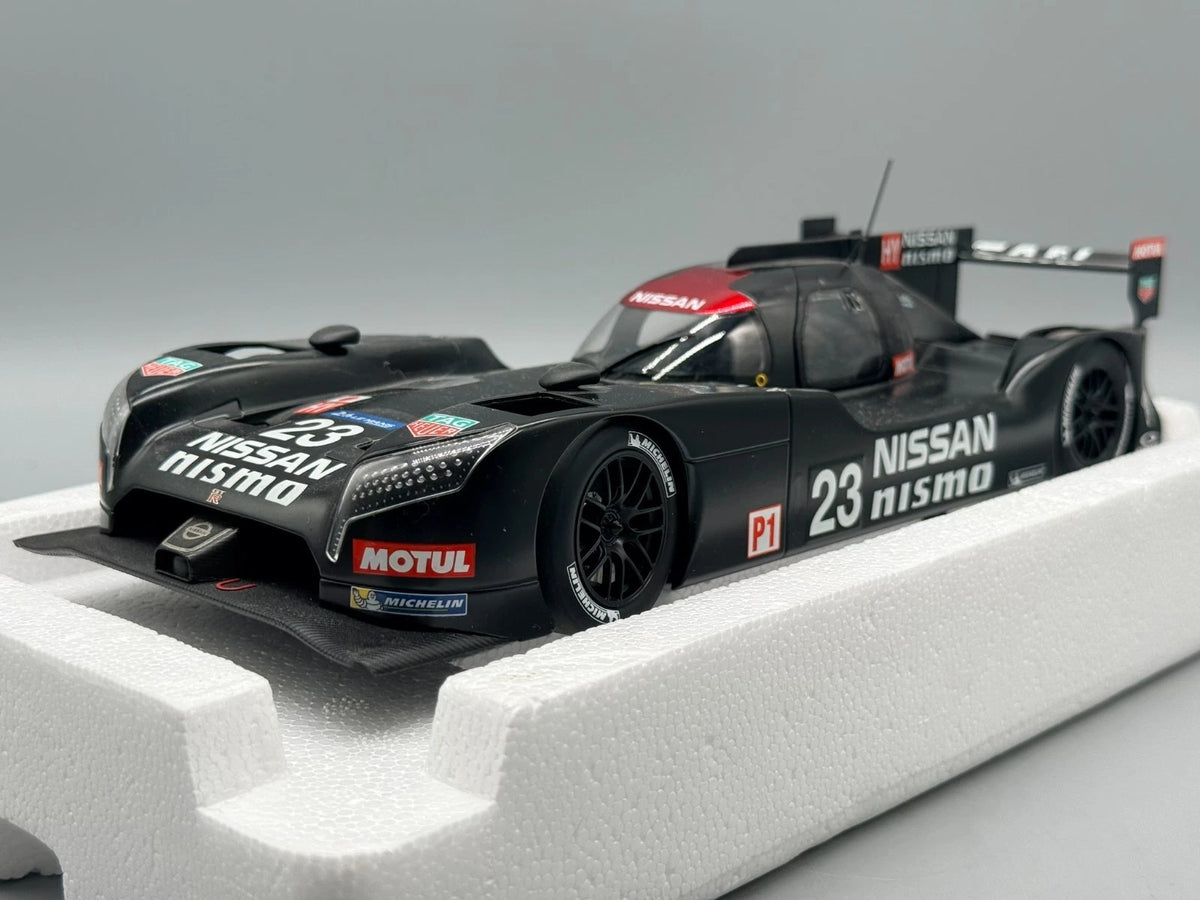 Modellautos 1:18 AUTOart Nissan GT-R LM Nismo 2015 Test Car limitiert mit OVP