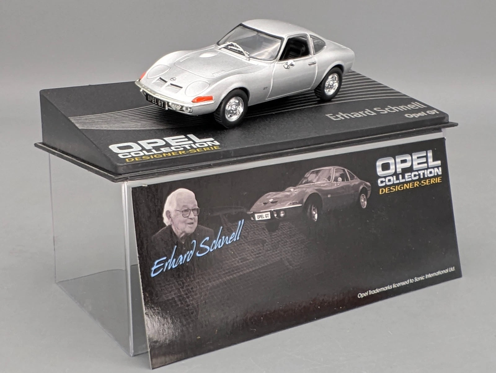 Modellautos 1:43 Ixo für Eaglemoss Opel Collection GT Erhard Schnell Vitrine