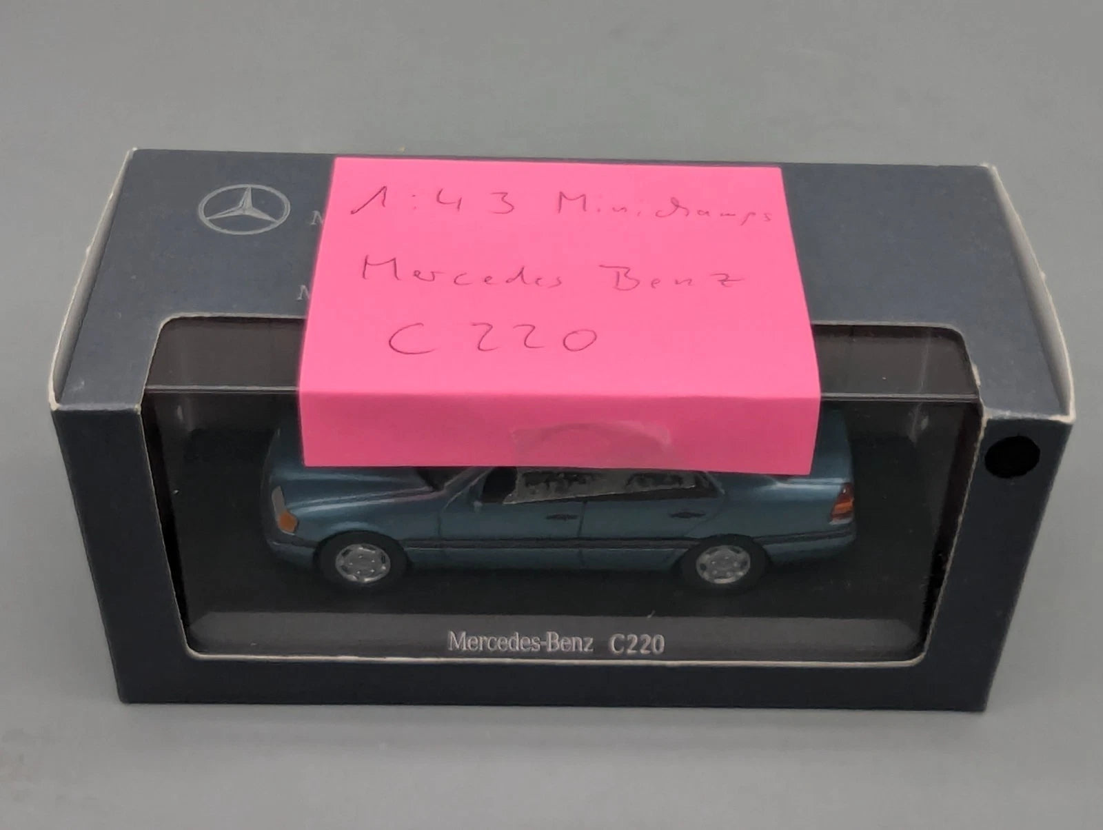 Modellautos 1:43 Minichamps Mercedes Benz C 220 Petrol Metallic mit Dealer OVP