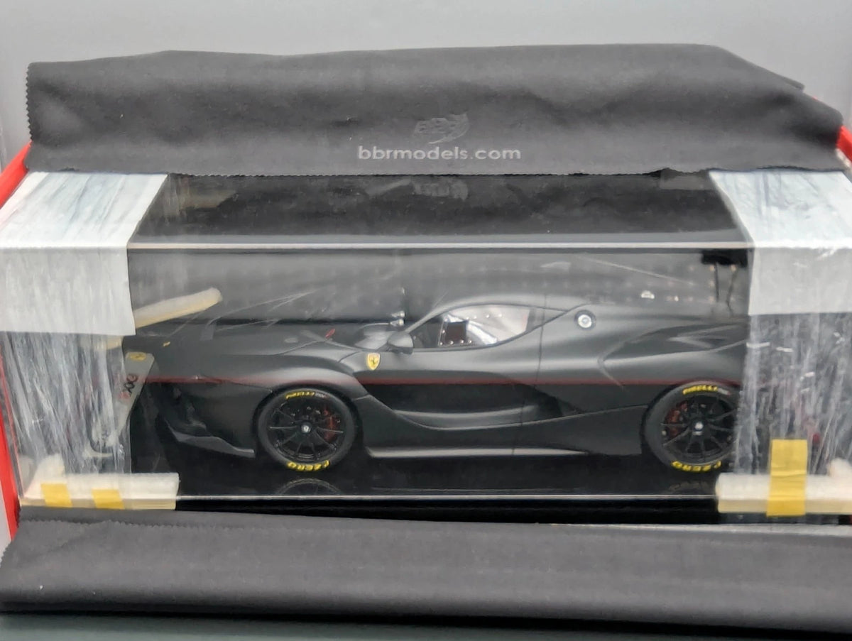 Modellautos 1:12 BBR Ferrari FXX-K Matt Black Ltd 03/05 Vitrine OVP