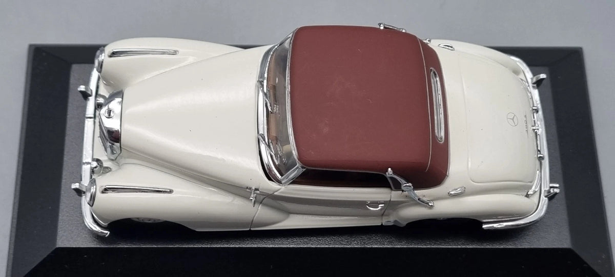 Modellautos 1:43 Minichamps Mercedes-Benz 300 S Cabriolet soft top white OVP