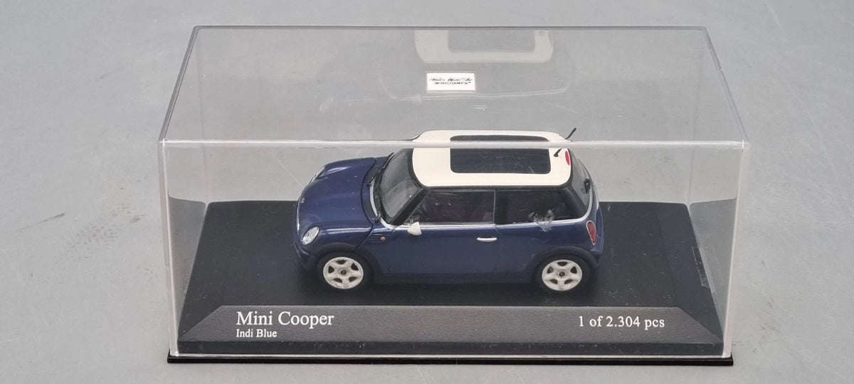 Modellautos 1:43 Minichamps Mini Cooper Indi Blue Ltd 1/2304 Vitrine