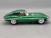 Modellautos 1:18 Bburago Jaguar E 1961 Metallic Grün mit Vitrine
