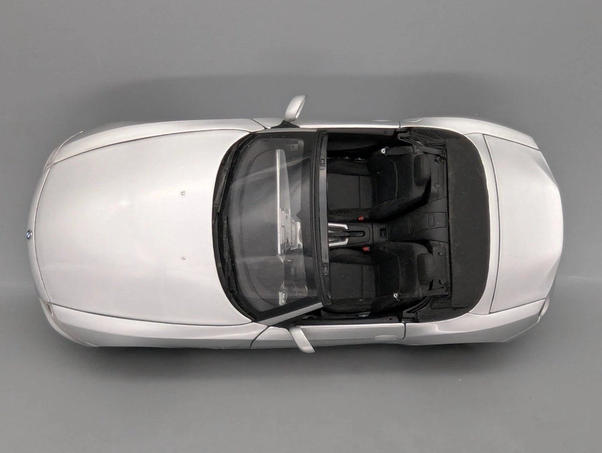 Modellautos 1:18 Kyosho BMW Z4 Cabriolet Silber