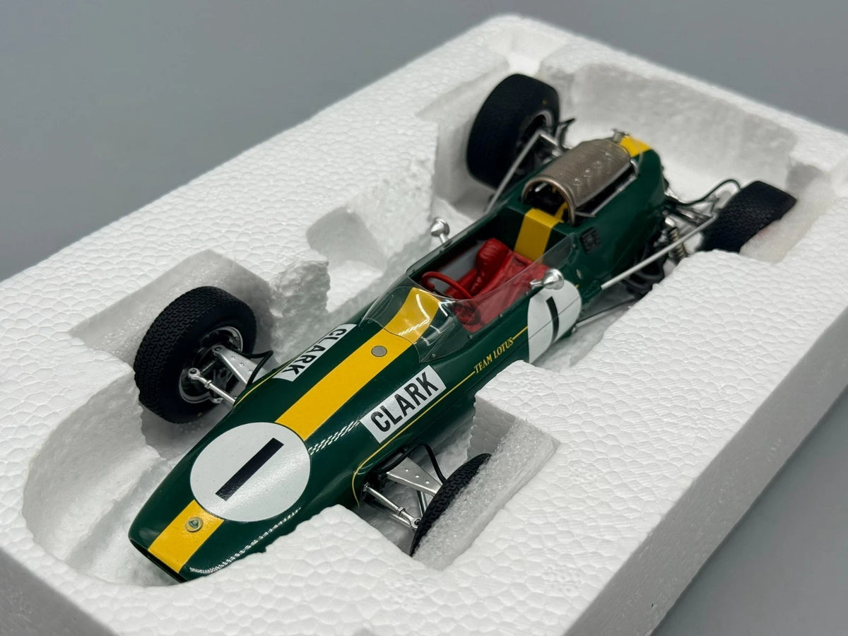 Modellautos 1:18 Spark Lotus 33, #1 Winner German GP 1965 OVP