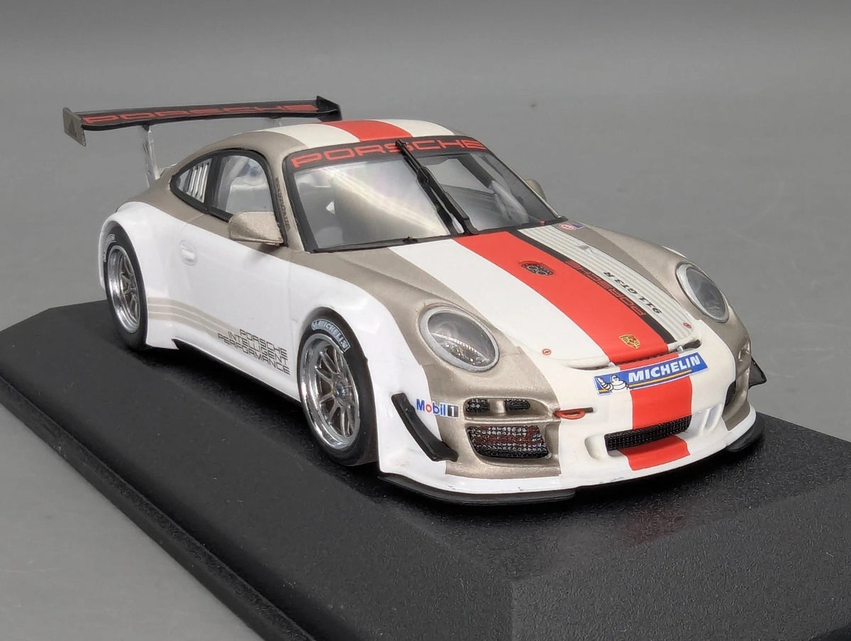 Modellautos 1:43 Minichamps Porsche 911 GT3 R mit WAD Dealer OVP