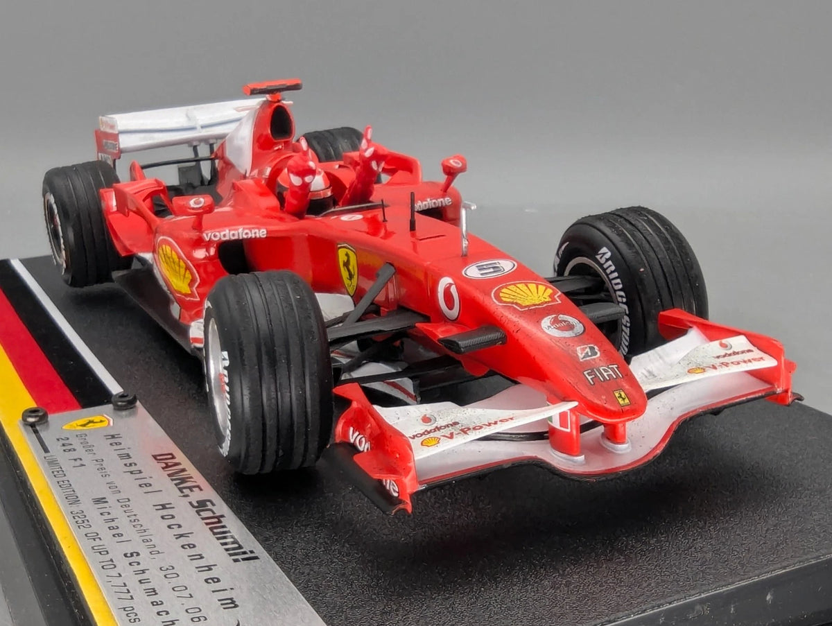 Modellautos 1:18 Hot Wheels Racing Ferrari 248 F1 Hockenheim #5 M Schumacher OVP