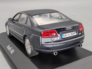 Modellautos 1:43 Minichamps Audi A8 Nachtblau mit Dealer OVP