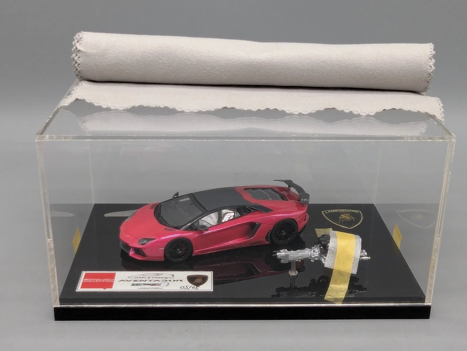 Eidolon Make Up 1:43 Lamborghini Aventador LP760-2 Engine Set Oakley 05/05 OVP
