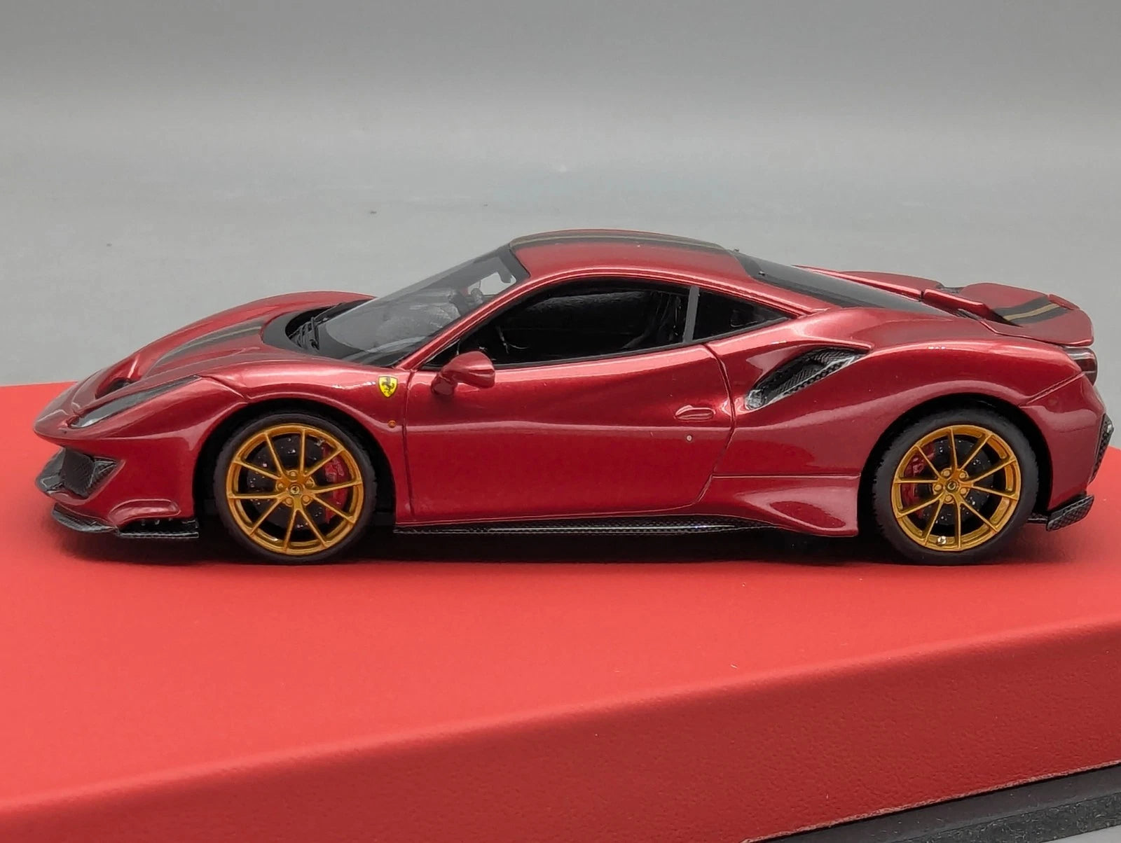 Modellautos 1:43 BBR Ferrari 488 Pista RHD 2020 Romans Inter. 2021 01/05 mit OVP