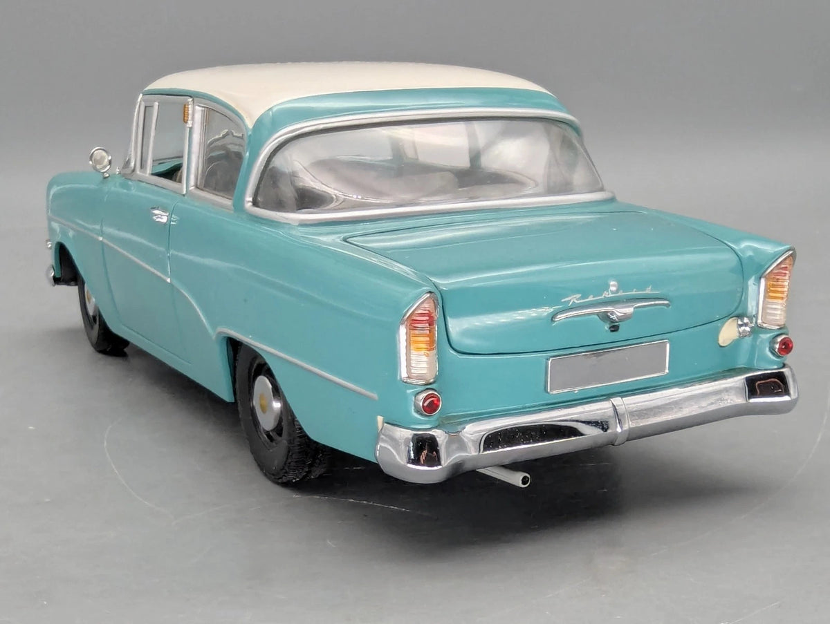 Modellautos 1:18 Minichamps Opel Rekord P1 1958 Türkisblau mit OVP
