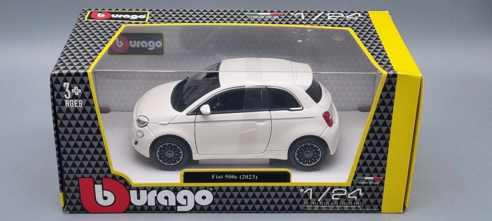 Modellautos 1:24 Bburago Fiat 500e weiß 2023 OVP