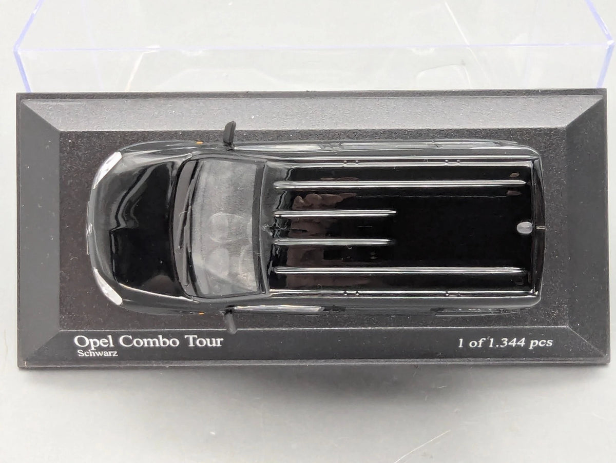 Modellautos 1:43 Minichamps Opel Combo Tour 2002 Schwarz Black mit OVP