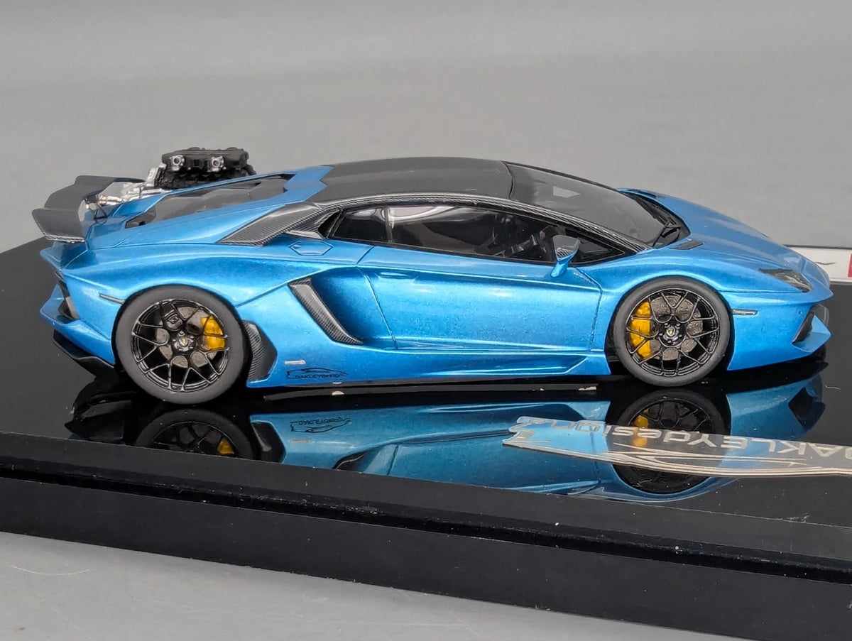 Eidolon Make Up 1:43 Lamborghini Aventador LP760-2 Engine Set Oakley Blau OVP