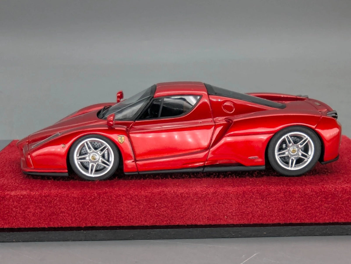 Modellautos 1:43 BBR Ferrari Enzo Special Version Ltd 13/20 mit Vitrine und OVP