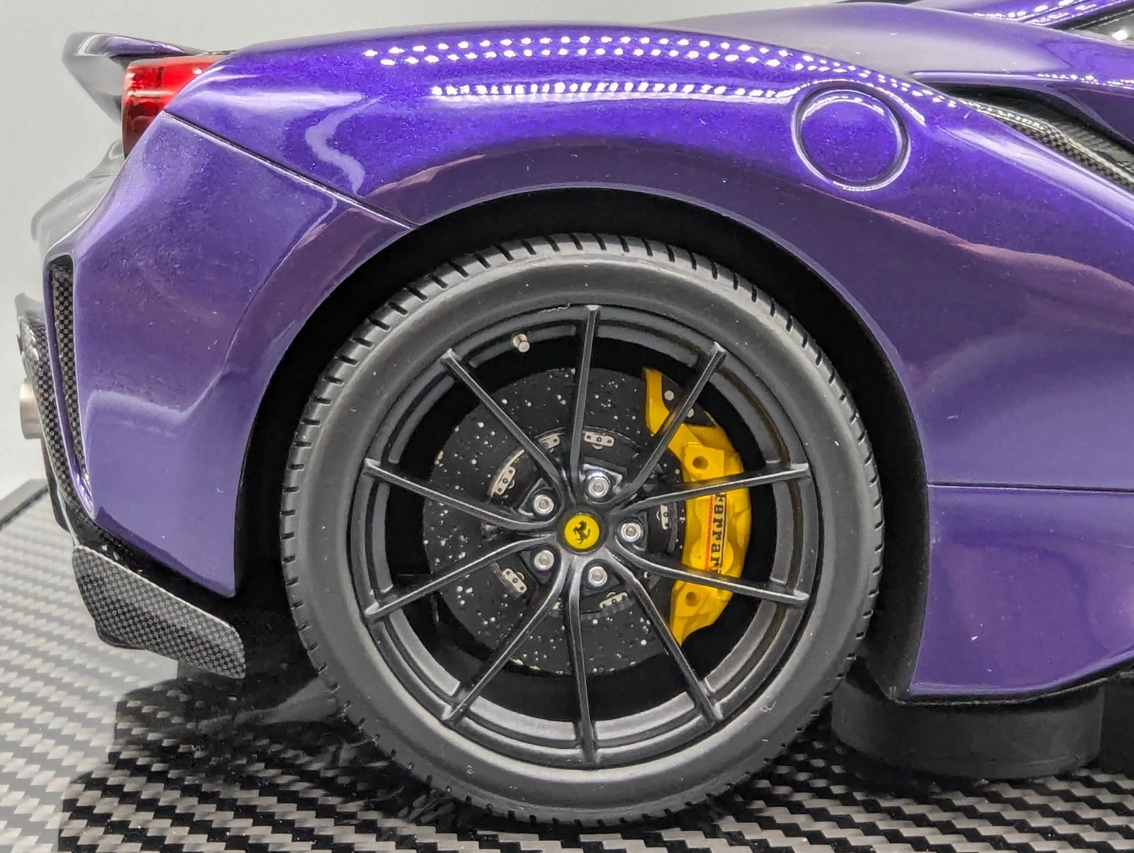 Modellautos 1:12 BBR Ferrari 488 Pista Viola Al Humad Ltd 21/21 Stück OVP