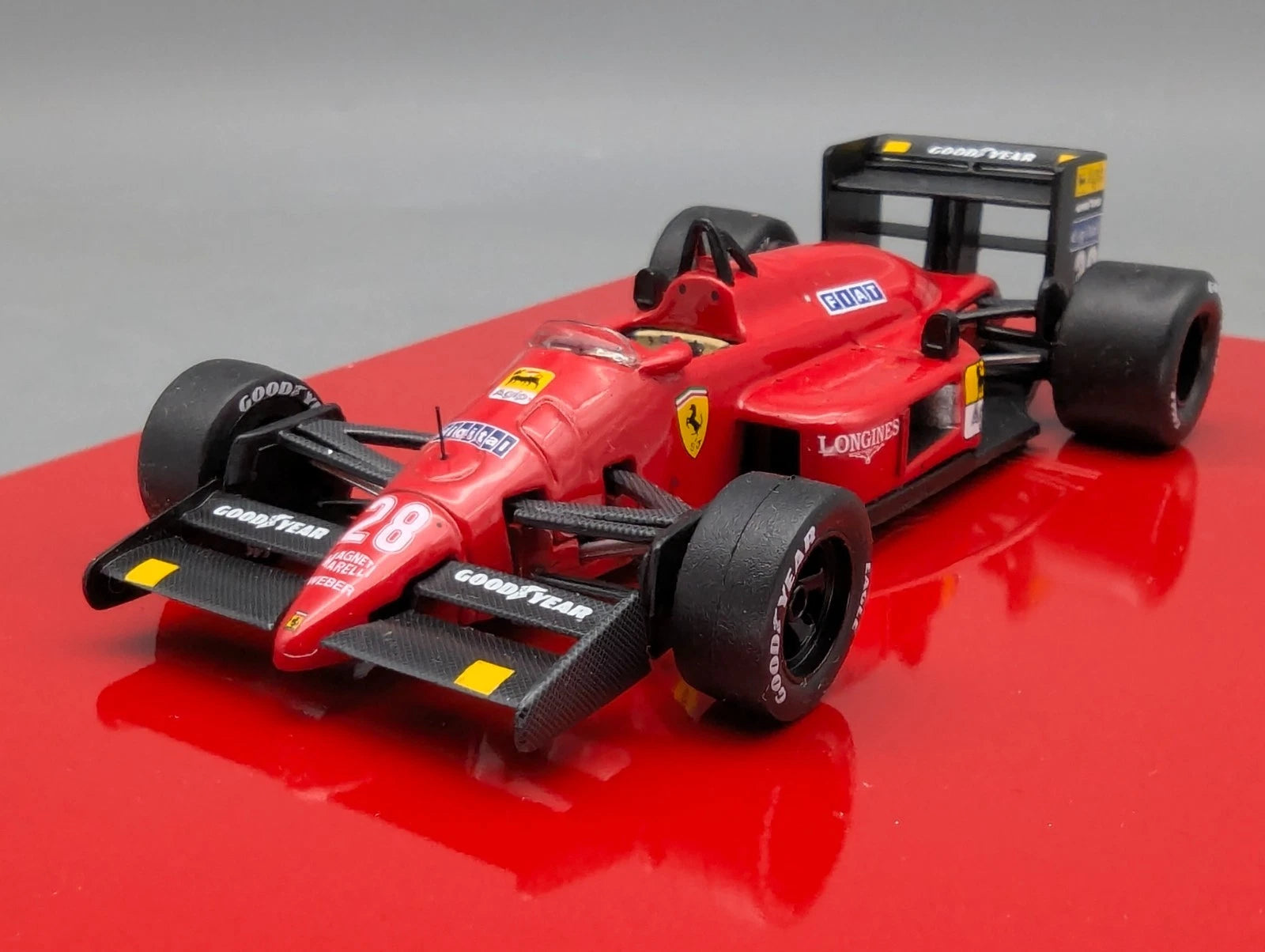 Modellautos 1:43 Ixo Ferrari F1 SF12/87 1987 #28 G Berger Blech-Sammler OVP