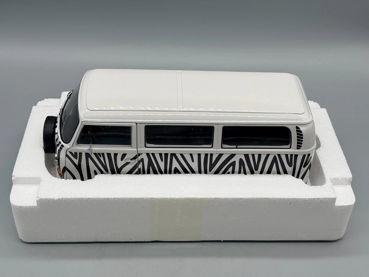 Modellautos 1:18 Schuco VW T2a Bus Safari in OVP