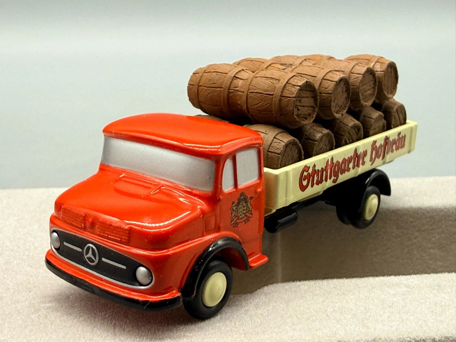Modellautos 1:90 Schuco Piccolo 2er-Set Mercedes Stuttgarter Hofbräu in OVP