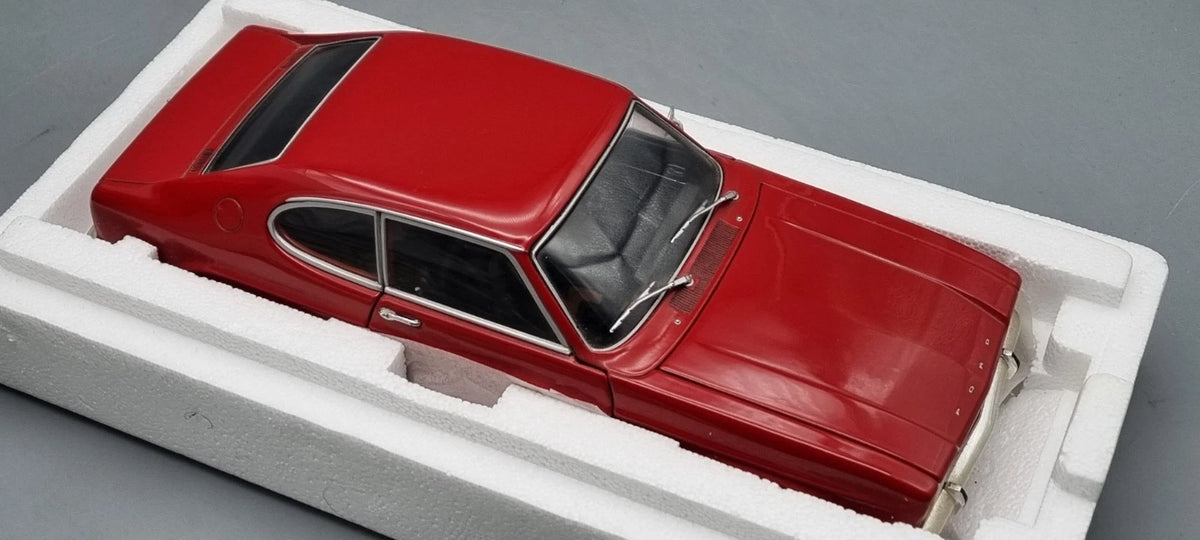 Modellautos 1:18 Minichamps 180 089001 Ford Capri 1700 GT 1969 rot OVP