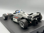 Modellautos 1:18 Minichamps McLaren Mercedes MP-498T Lapland 2000 + OVP
