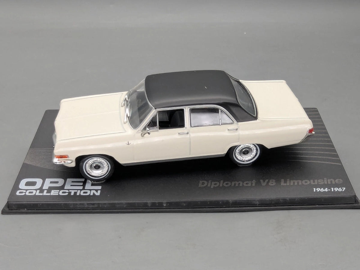 Modellautos 1:43 Ixo für Eaglemoss Opel Collection Diplomat V8 Limousine Vitrine