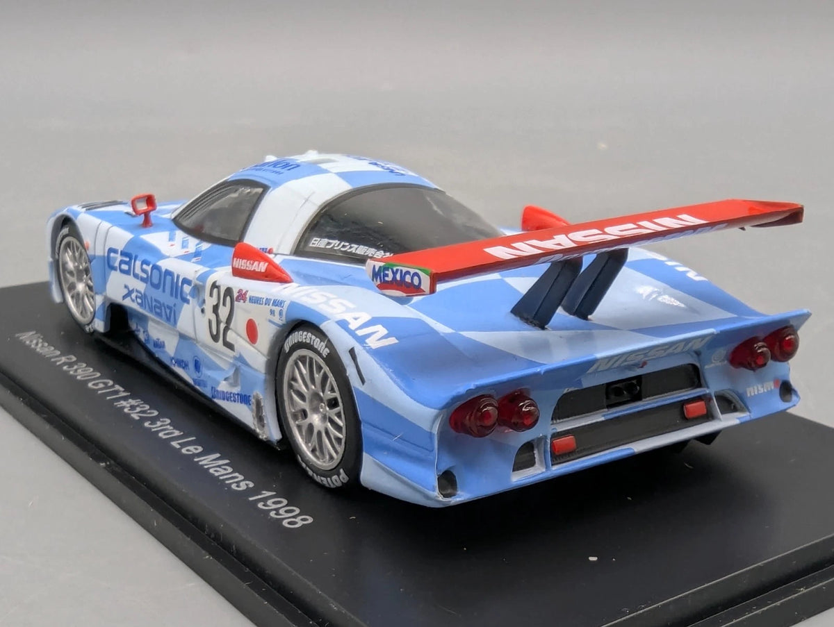 Modellautos 1:43 Spark Nissan R 390 GT1 3rd 24h Le Mans 1998 #32 Vitrine