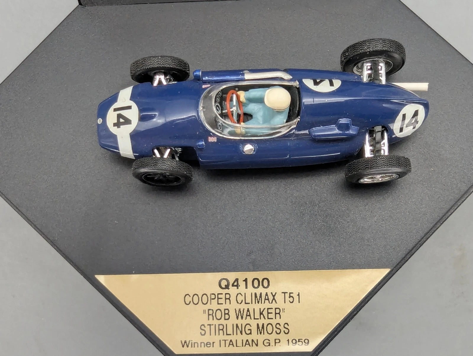Modellautos 1:43 Quartzo Cooper Climax T51 WINNER Italien GP 1959 #14 Vitrine