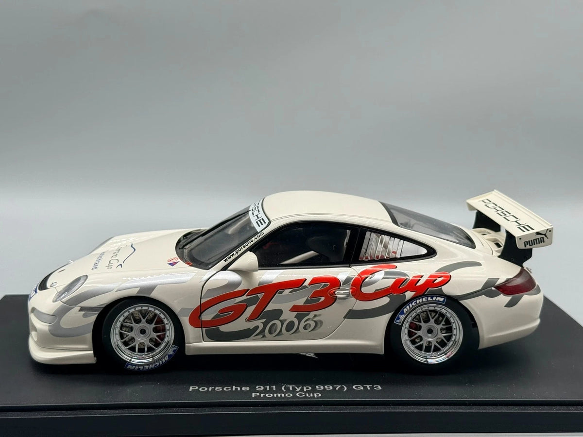 Modellautos 1:18 Autoart Porsche 911 (Type 997) GT3 Promo Cup mit OVP
