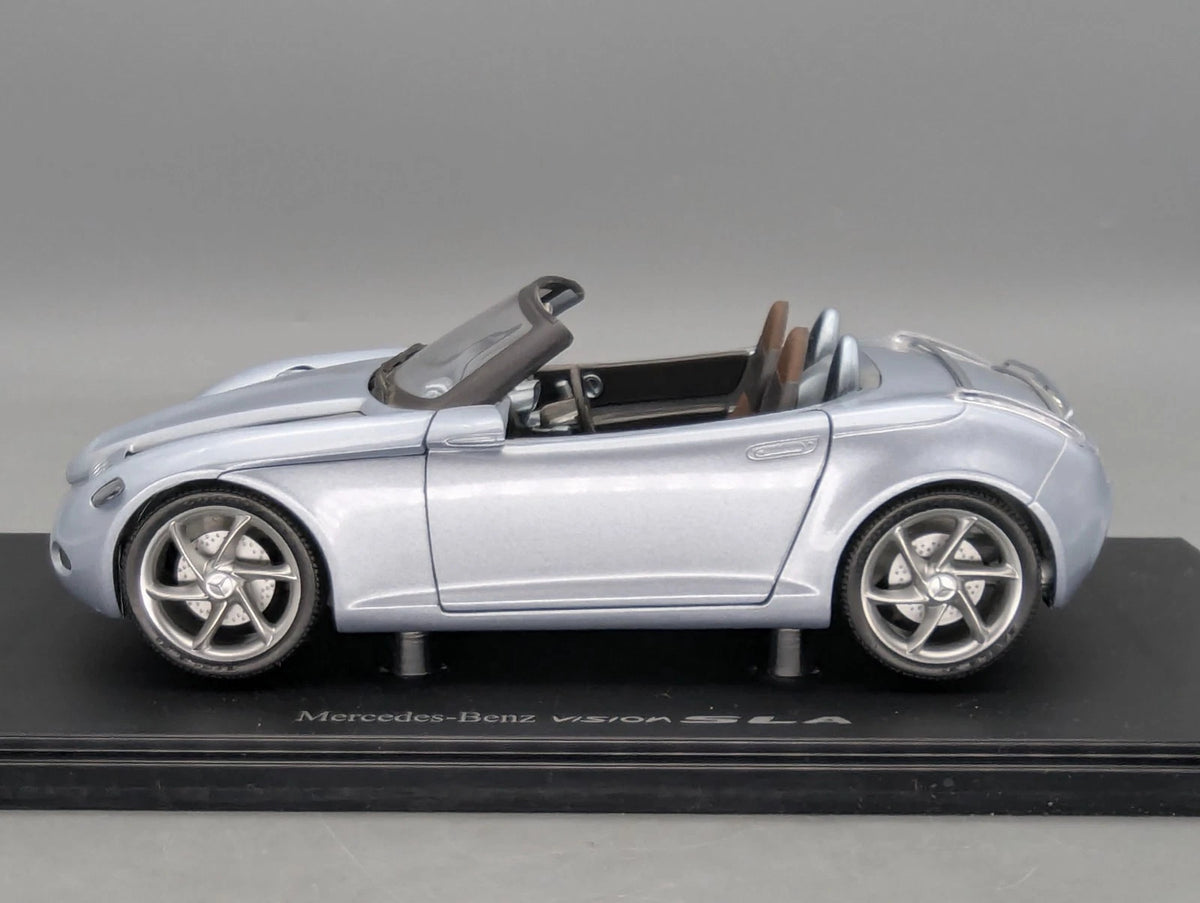 Modellautos 1:18 Gate Mercedes-Benz Vision SLA Hellblau Metallic mit Dealer OVP