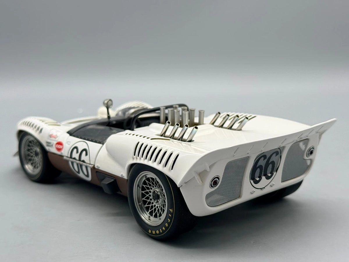 Modellautos 1:18 AUTOart Millennium Chaparral 2 #66 mit OVP