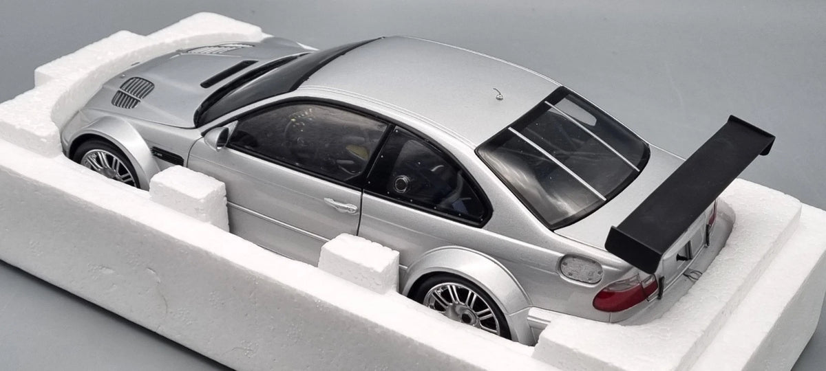 Modellautos 1:18 Minichamps 100 012100 BMW M3 GTR Street 2001 silver OVP