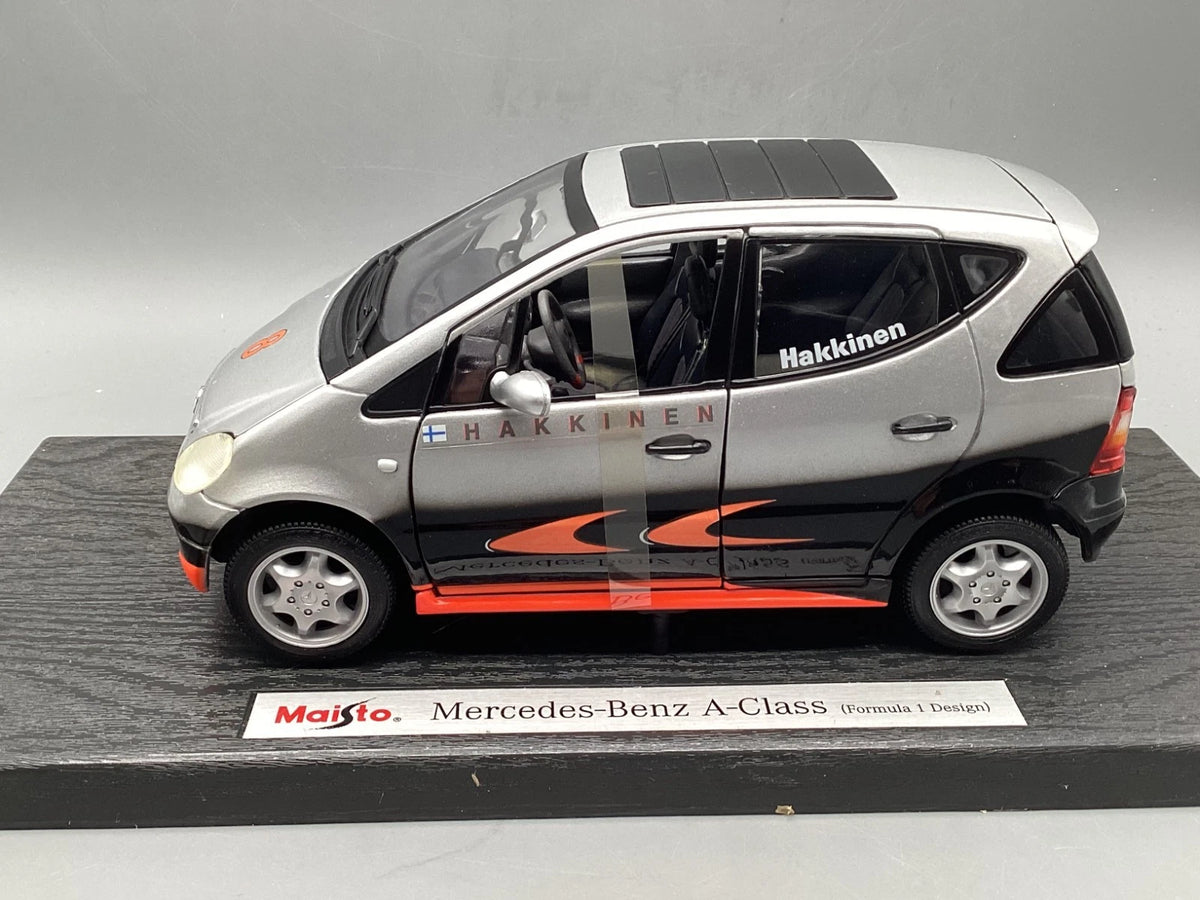 Modellautos 1:18 Maisto Mercedes Benz A-Class F1 Design Hakkinen mit OVP