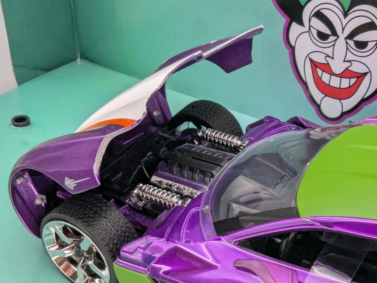 Modellautos 1:24 Jada 2009 Chevrolet Chevy Corvette Stingray "Joker's Car" OVP