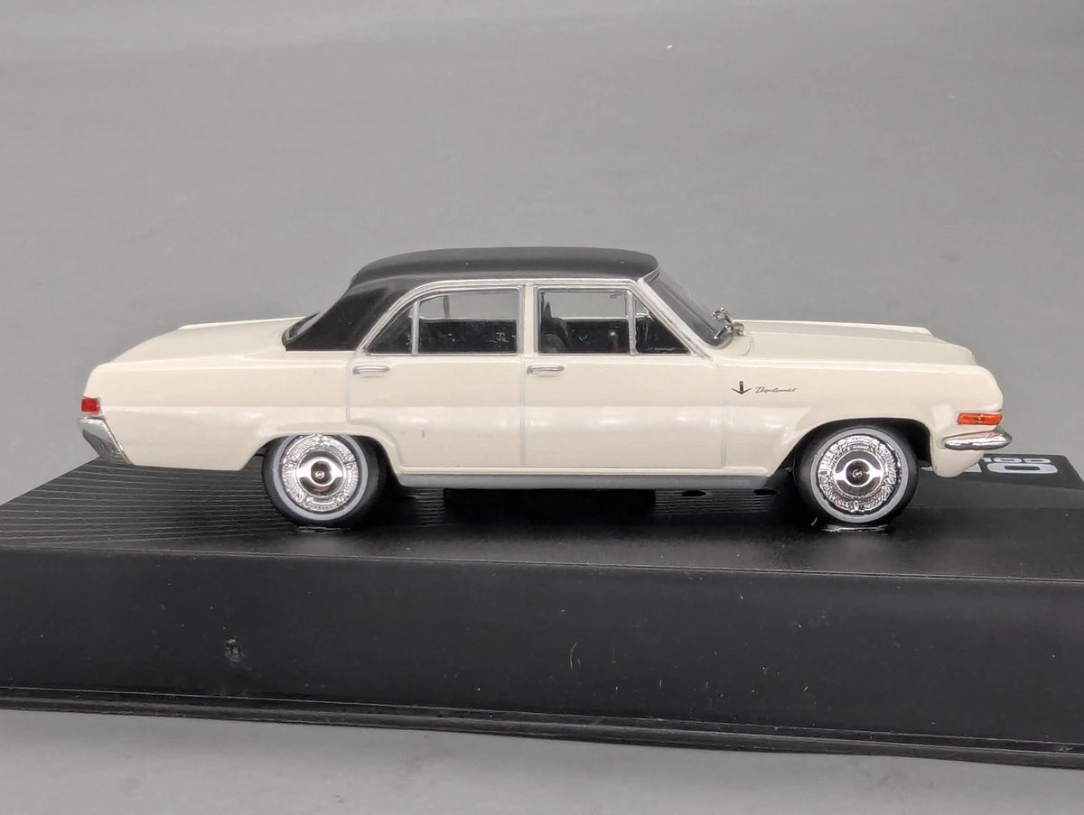 Modellautos 1:43 Ixo für Eaglemoss Opel Collection Diplomat V8 Limousine Vitrine