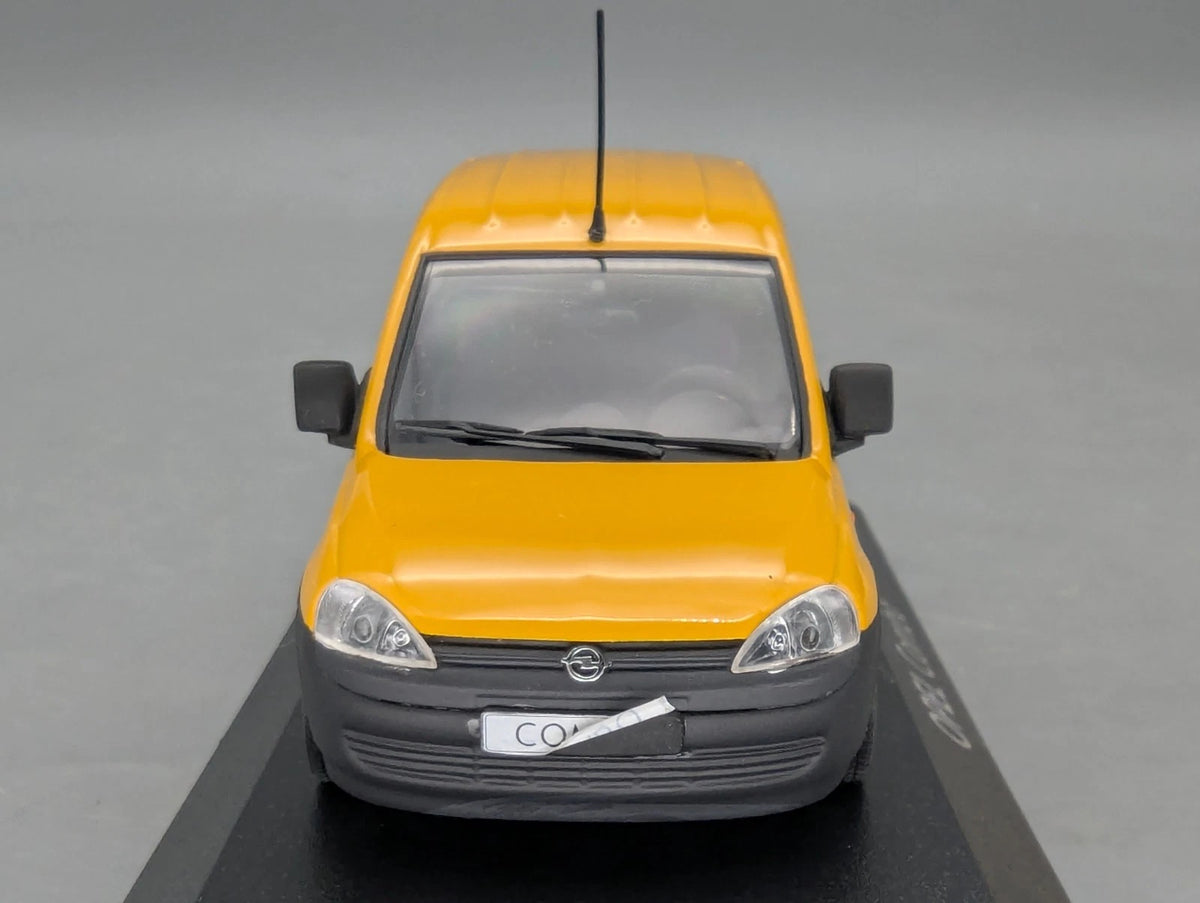Modellautos 1:43 Minichamps Opel Combo gelb mit Dealer OVP