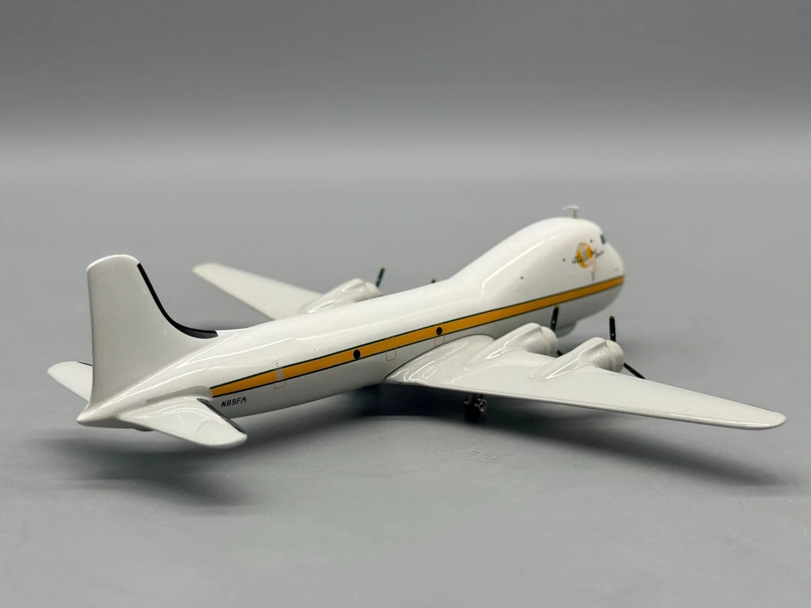 Modellflugzeug 1:200 Phoenix Models Aviation Traders ATL-98 Carvair mit OVP