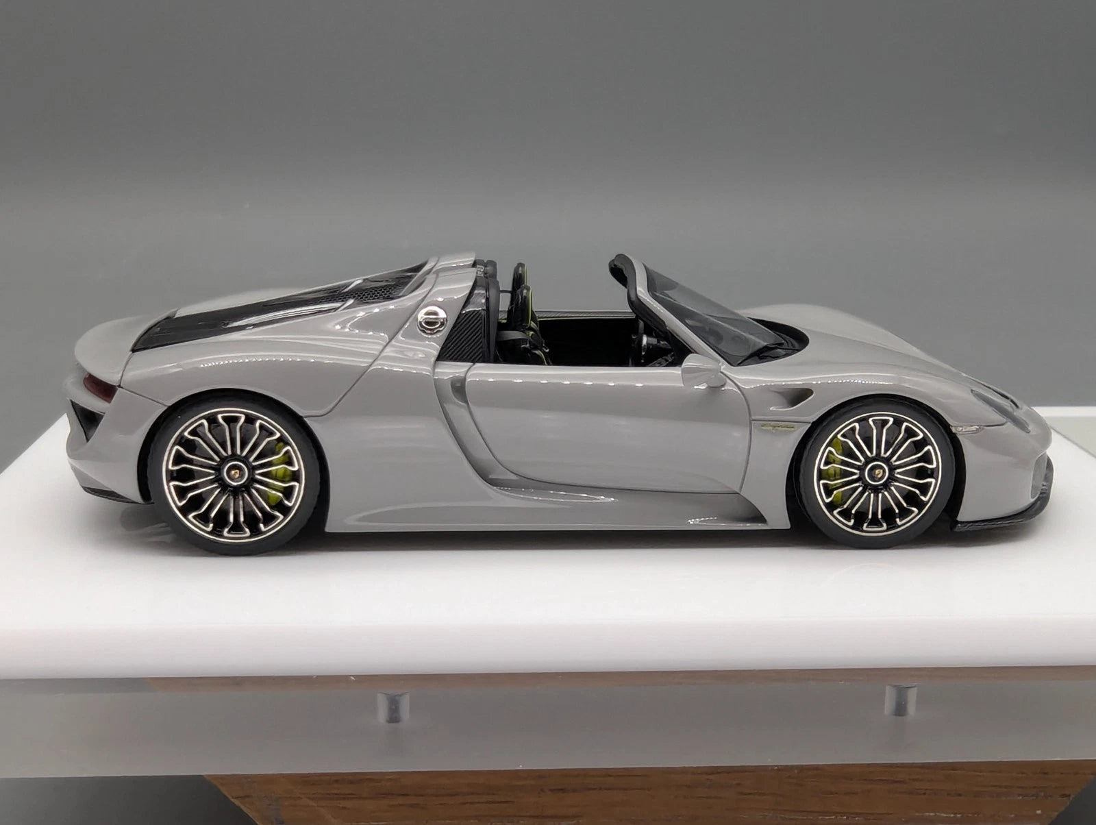 Eidolon Make Up 1:43 Porsche 918 Spyder 2011 Fashion Grey Ltd 12/60 mit OVP
