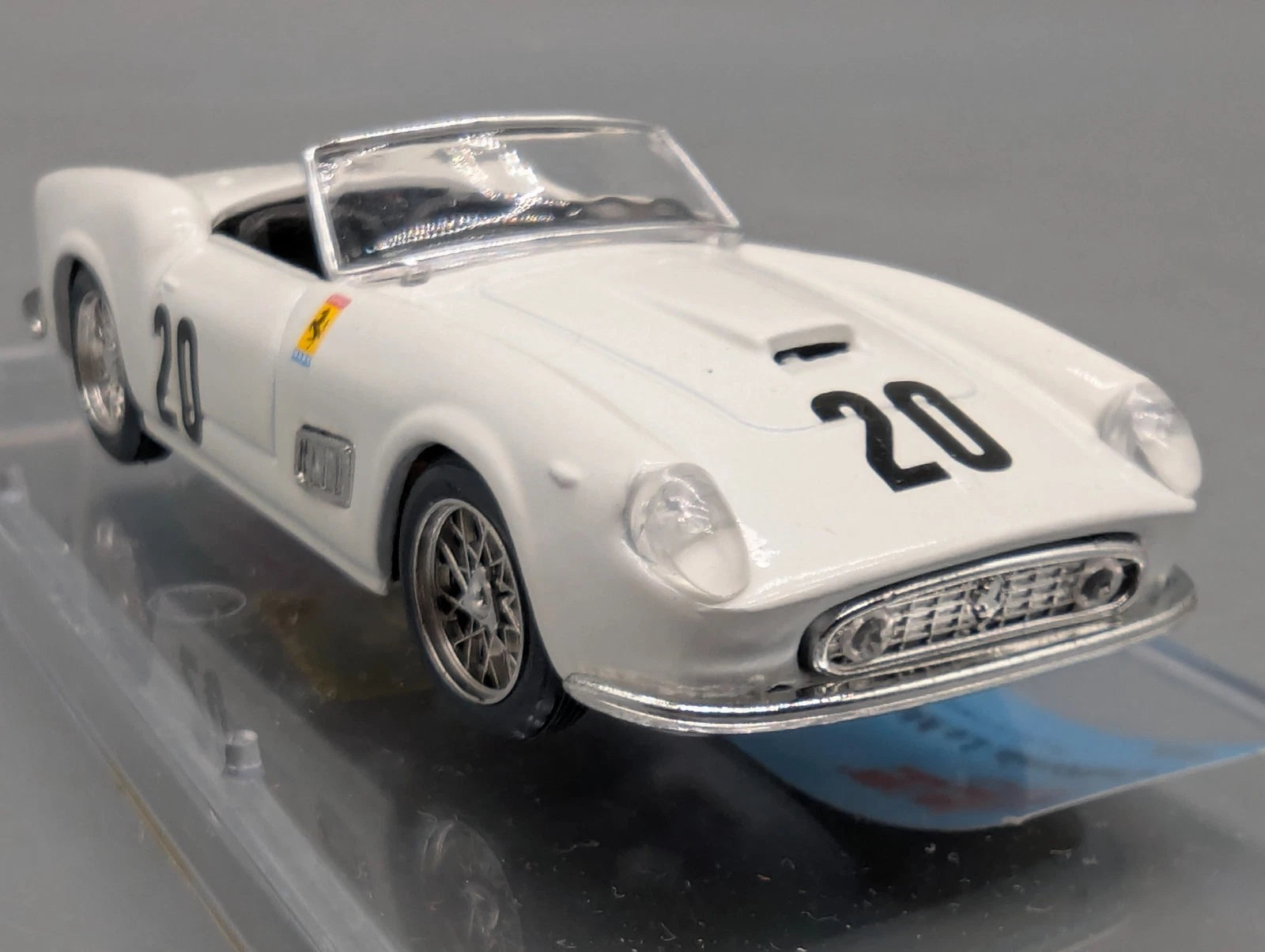 Modellautos 1:43 Vitesse Ferrari 250 Spyder California 24h Le Mans 1960 #20 OVP