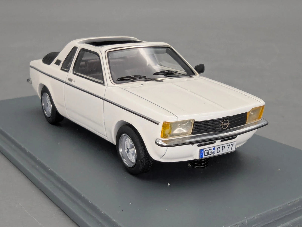 Modellautos 1:43 Neo Scale Models Opel Kadett Aero Weiß mit OVP
