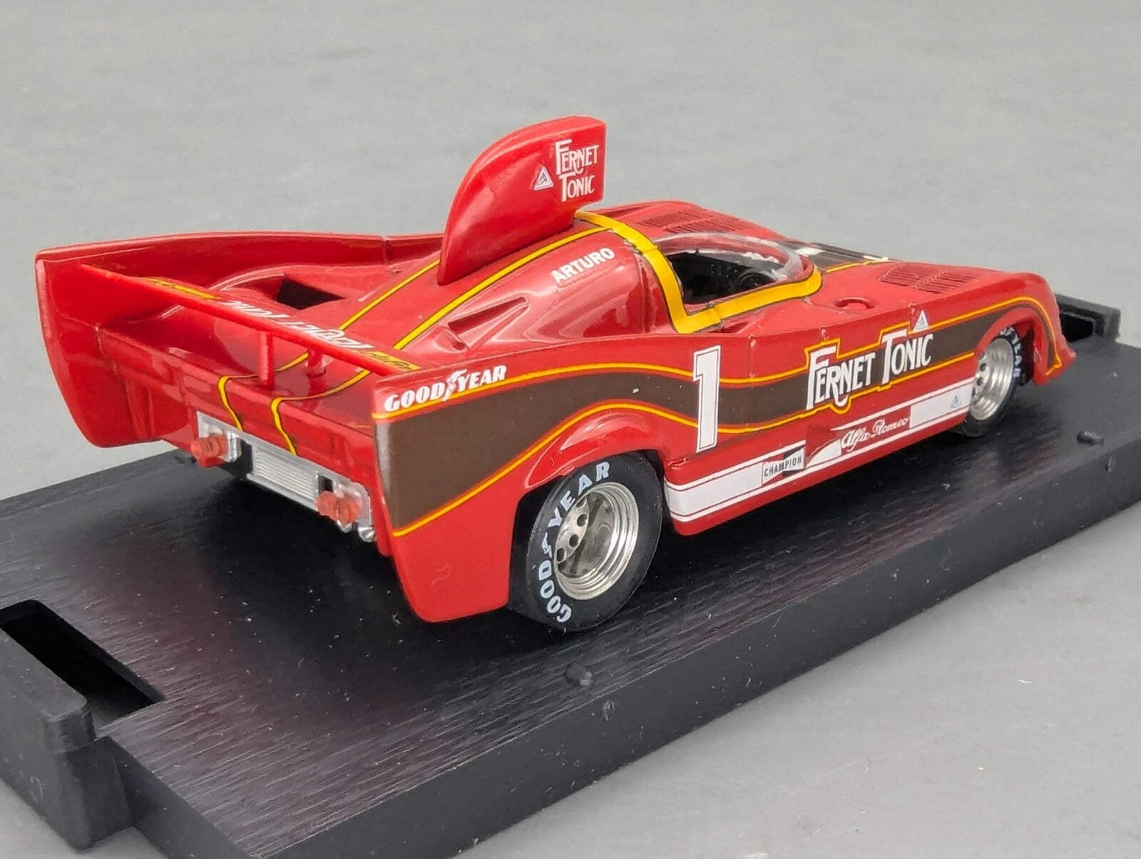 Modellautos 1:43 Brumm Alfa Romeo 33SC 12 Coppa Florio 1977 #1 Merzario mit OVP
