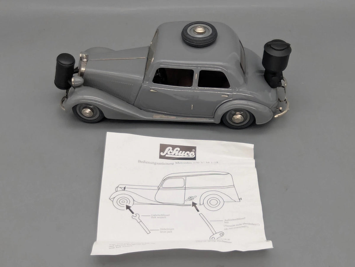 Modellautos 1:18 Schuco Mercedes Benz 170V Limousine mit Holzvergaser OVP