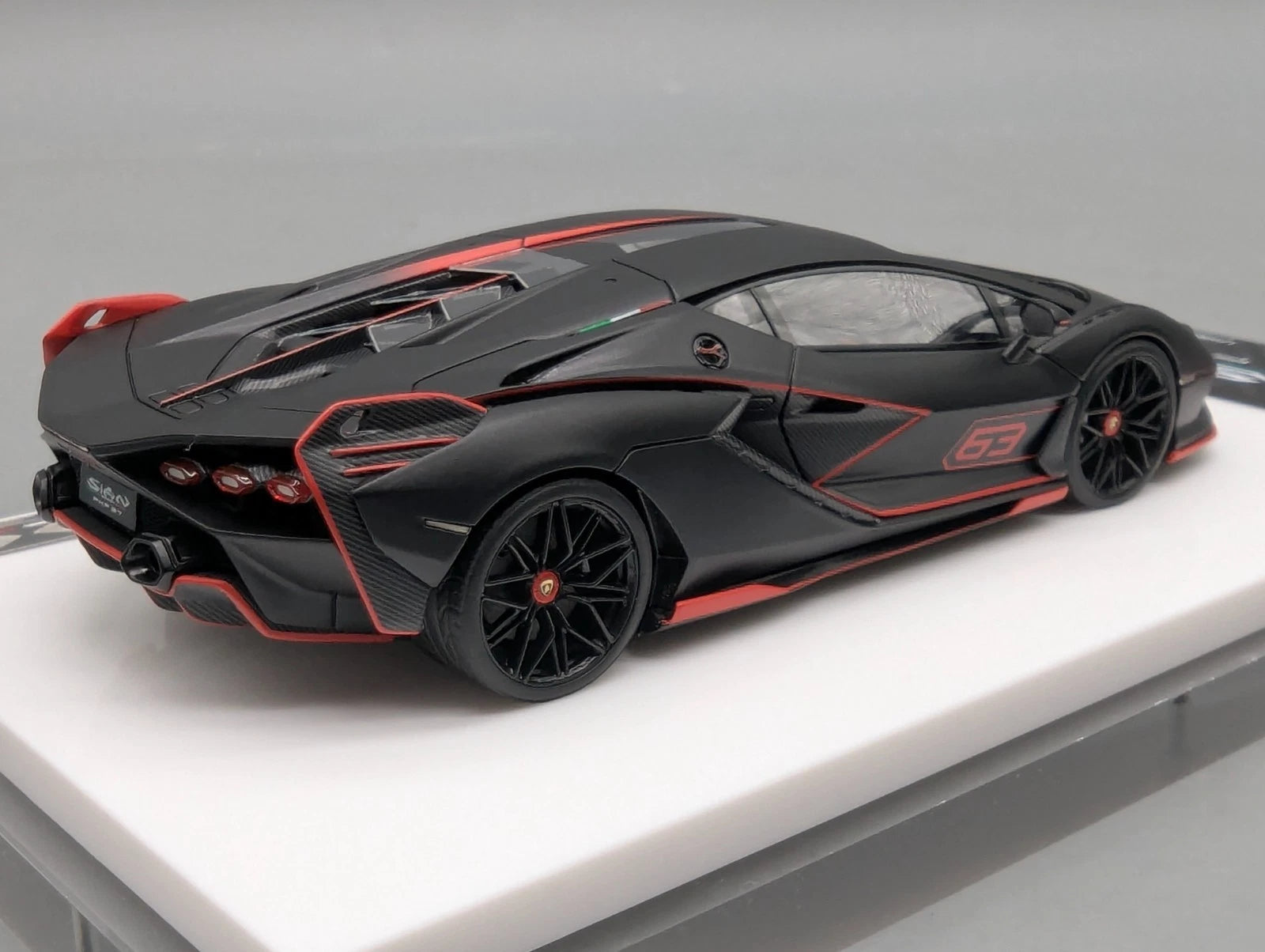 Eidolon Make Up 1:43 Lamborghini Sian FKP 37 with Stripe 2019 Nero 60/60 mit OVP