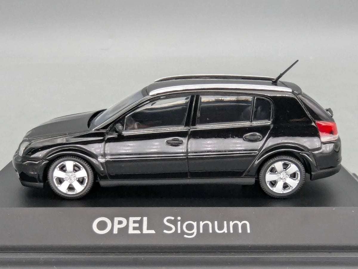 Modellautos 1:43 Schuco Opel Signum Schwarz mit Dealer OVP