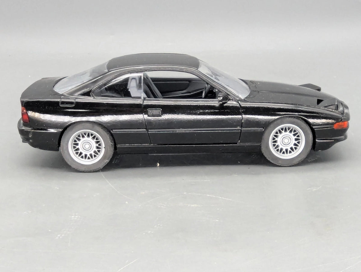 Modellautos 1:24 Schabak BMW 850i Schwarz mit OVP