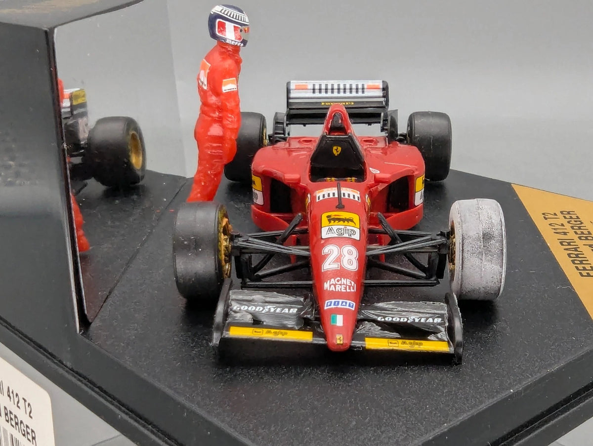 Modellautos 1:43 Onyx Göde Ferrari 412 T2 #28 Gerhard Berger mit Vitrine