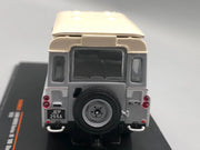 Modellautos 1:43 IXO Land Rover Series III 109 Station Wagon in Vitrine