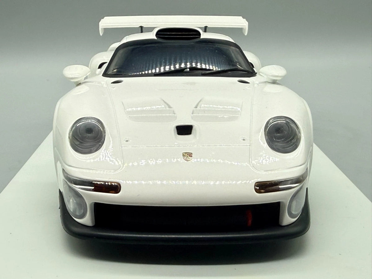 Modellautos 1:18 UT Models Porsche 911 GT1 mit OVP